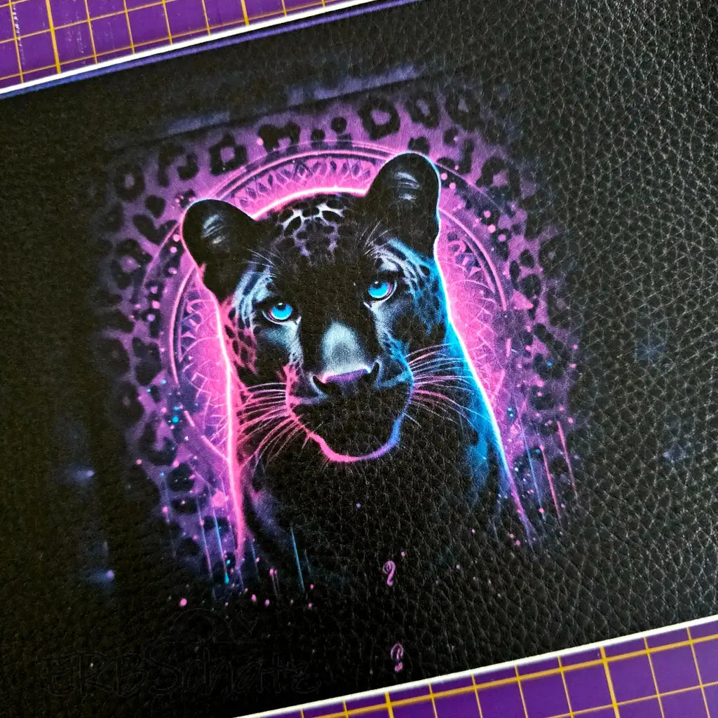 Kunstleder Portemonnaie Panel Purple Panther | 25 x 15cm