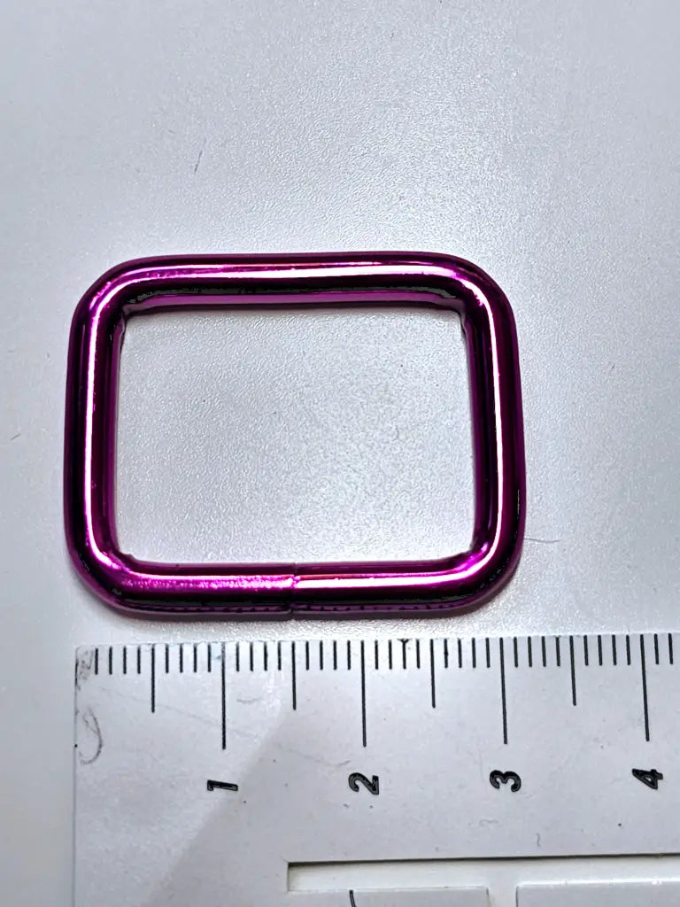 Vierkant-Ringe Metallic Colours für 25mm Gurtband Pink