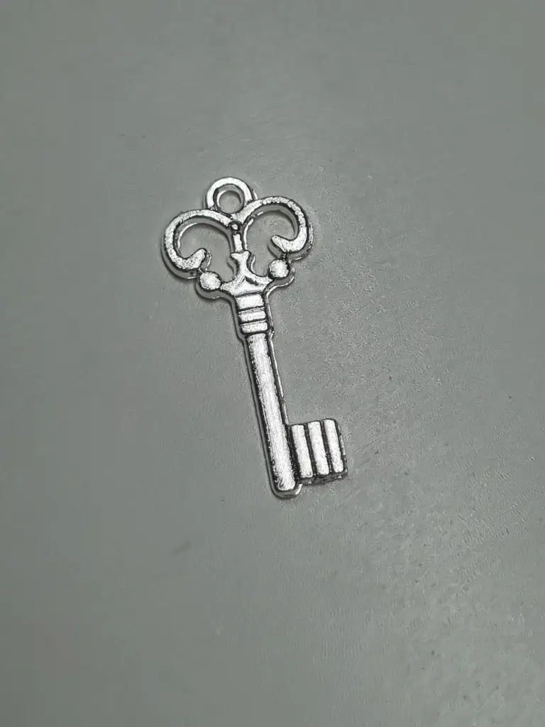 Anhänger/Charm kleiner Schlüssel
