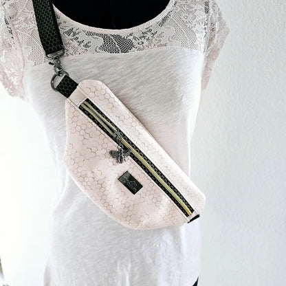 BigFannyPack Bienenliebe