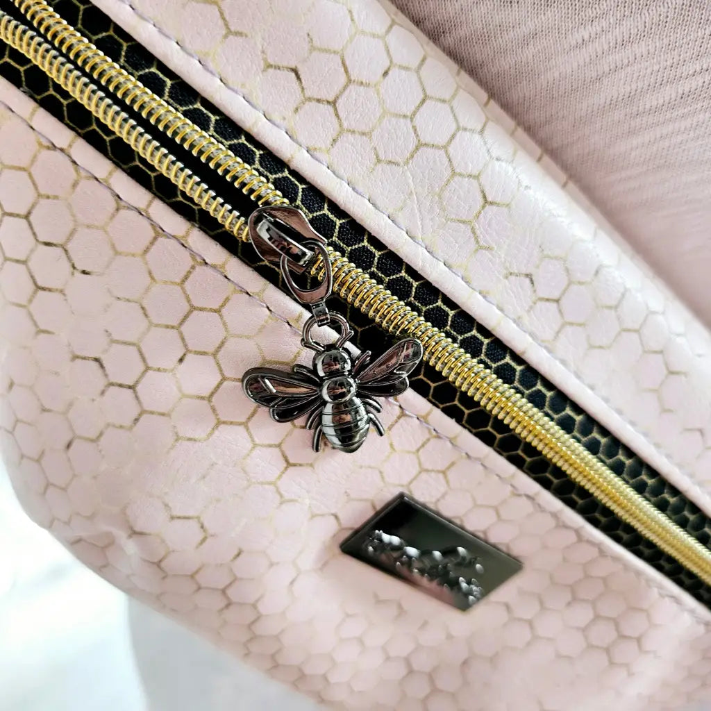 BigFannyPack Bienenliebe