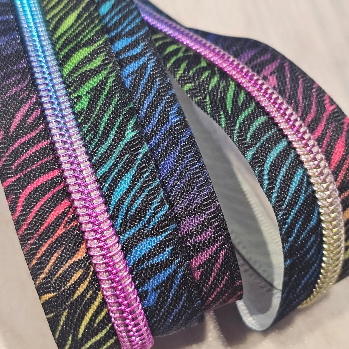 Endlosreißverschlüsse bedruckt Tier- und Blüten- Designs