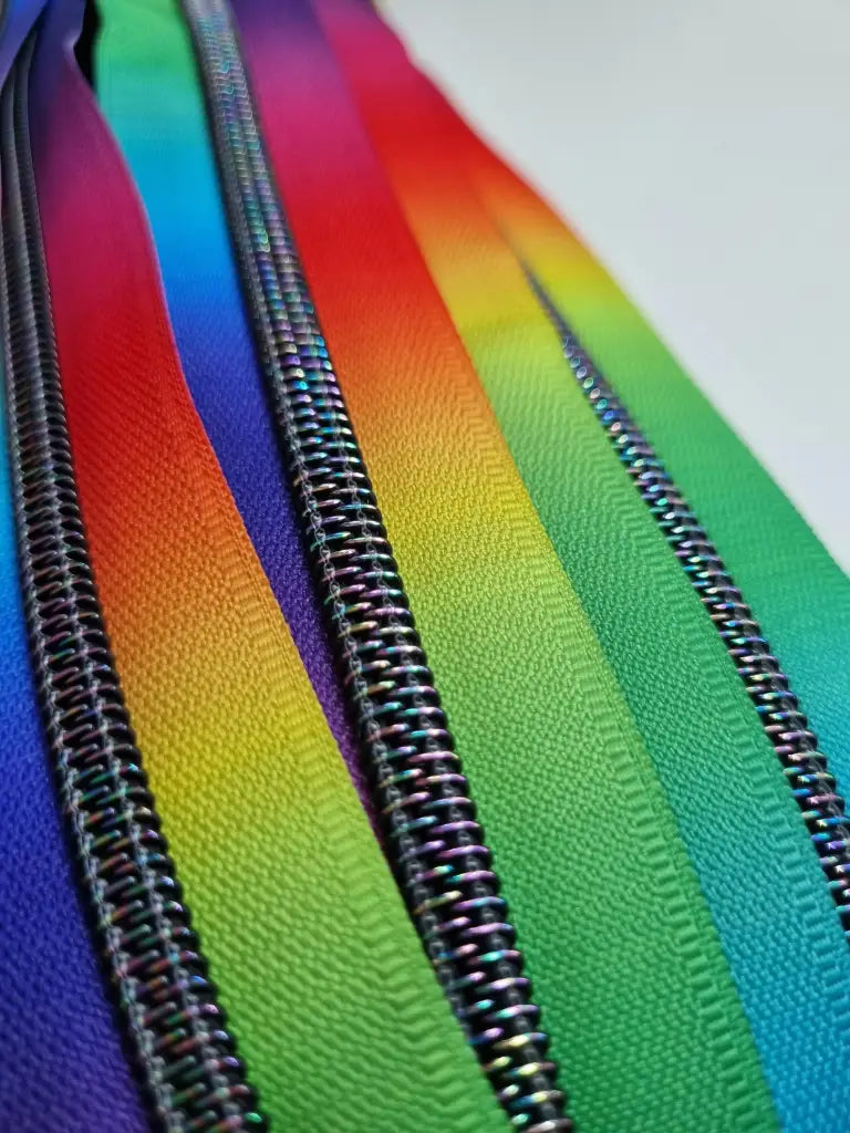 Endlosreißverschlüsse Black Star Rainbow - Gr.5