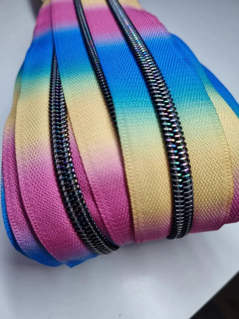 Endlosreißverschlüsse Black Star Rainbow - Gr.5