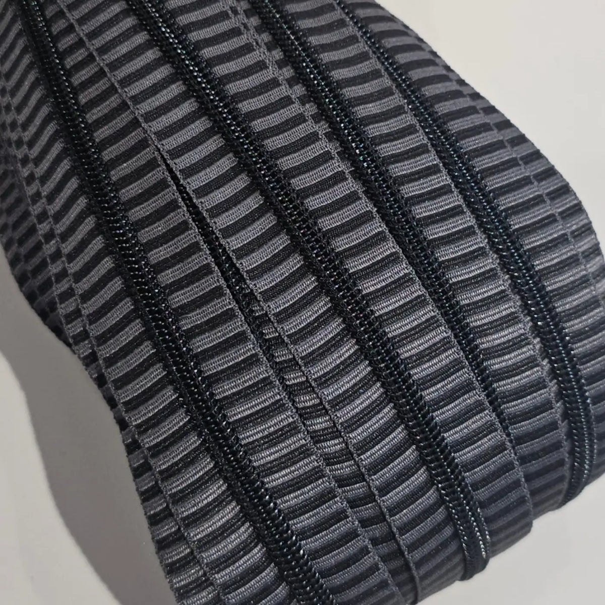 Endlosreißverschlüsse Stripes (Schwarze Raupe) - Gr.5