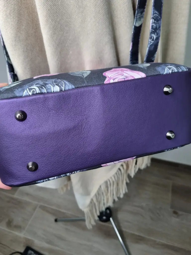Handtasche Aubergine Rosen Bowlerbag