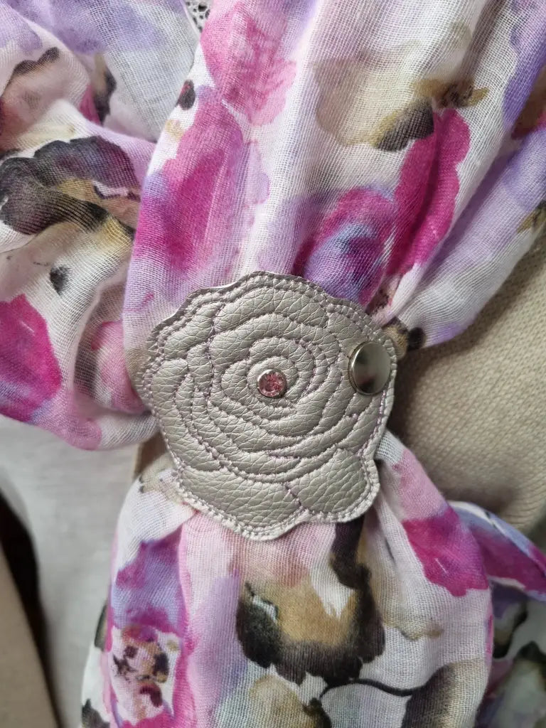 ITH Stickdatei Rose Tuchclip Erbschatz