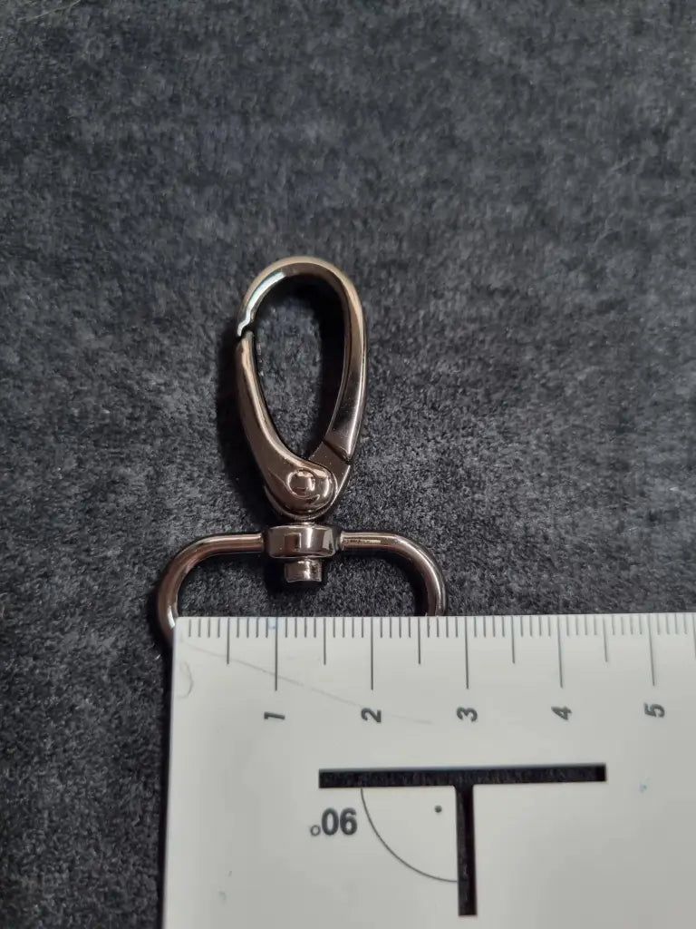 Karabiner Gunmetal für 25mm Gurtband Gun Metal