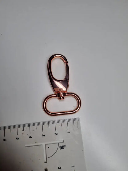 Karabiner New Art für 25mm Gurtband Roségold