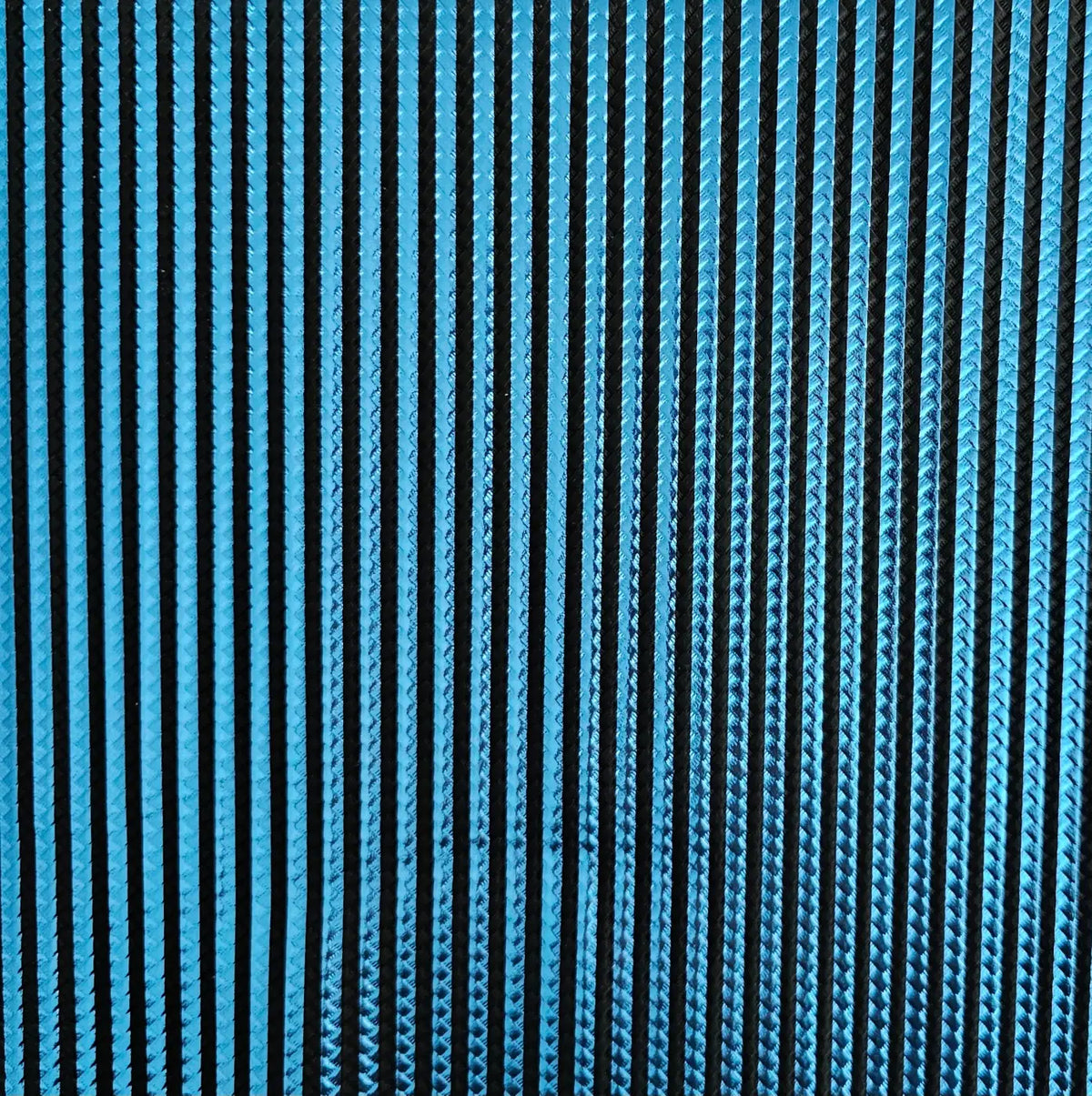 Kunstleder Braided Metallic Stripes Rollen 30 x 135 cm