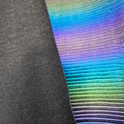 Kunstleder Holoshimmer Embossed Stripes Rollen 30 x 135 cm