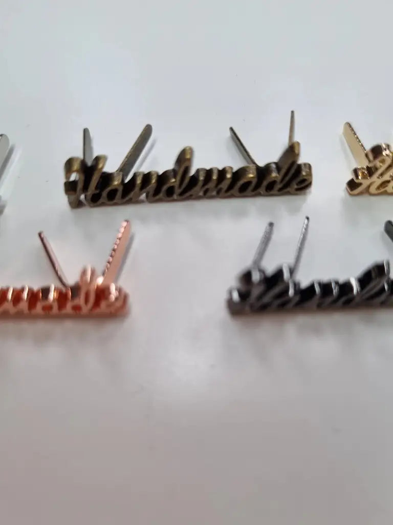 Metall Label ’Handmade’ Schreibschrift Gold