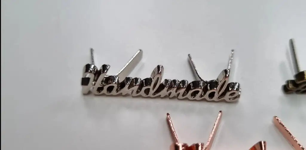 Metall Label ’Handmade’ Schreibschrift Gold