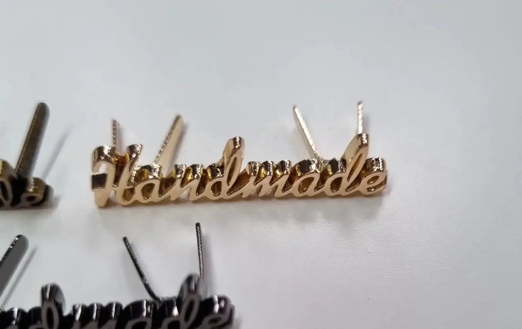 Metall Label ’Handmade’ Schreibschrift Gold