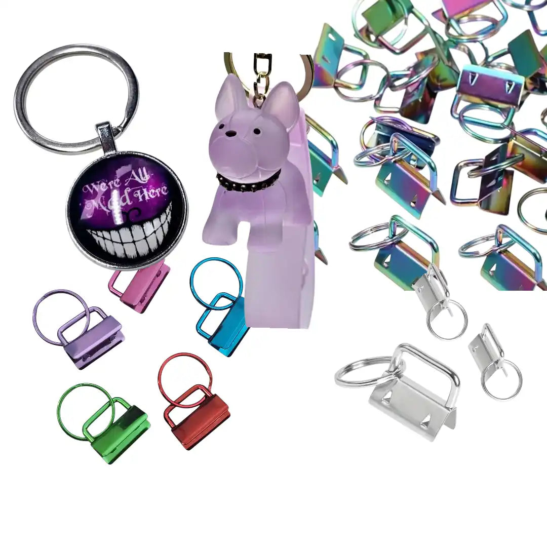 Sortiment an Schlüsselanhänger-Hardware und Zubehör.